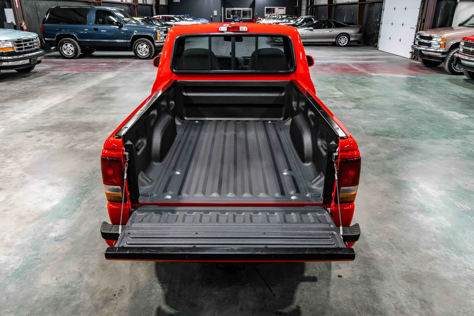 1993-Ford-Ranger-Performance Red-B25249--50.jpg